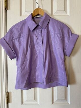 Alice + Olivia Lavender Faux Leather Snap Button Crop Top Short Sleeve Shirt